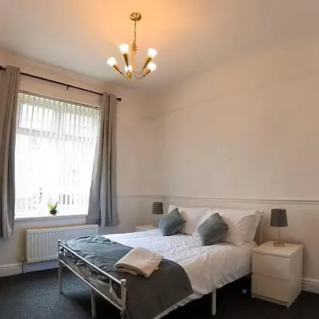 2 - Double In Shared House *